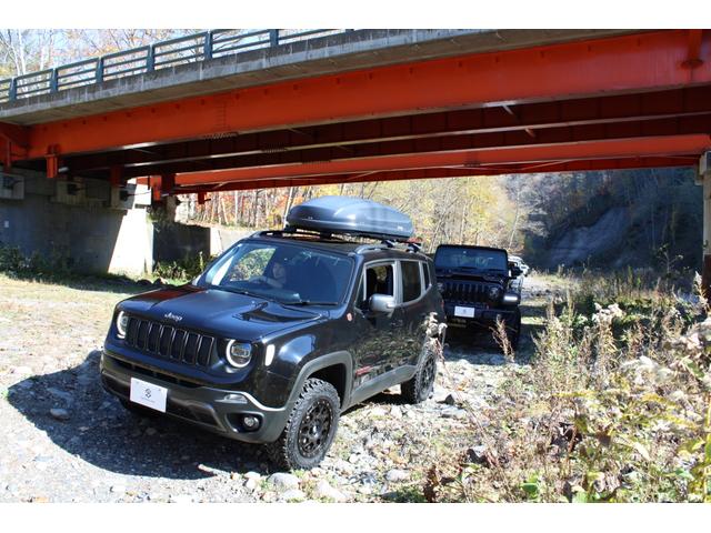 ジープ・ラングラーアンリミテッド ポーラーエディション 4WD 150台限定車 黒革シート専用ステッチ入り IPFクリスタルヘッドライト 純正背面ハードカバー BFグッドリッチ MKWホイール パナソニックナビTVバックカメラ Bluetooth ETC(34枚目)