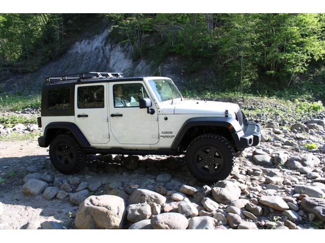 ジープ・ラングラーアンリミテッド スポーツ 3.6 4WD 実走行2.7万キロ AppleCarPlay Bluetooth Uconecctディスプレイ バックカメラ 車検2年付 レーダークルーズコントロール ドラレコ ETC 厳選本州仕入(37枚目)