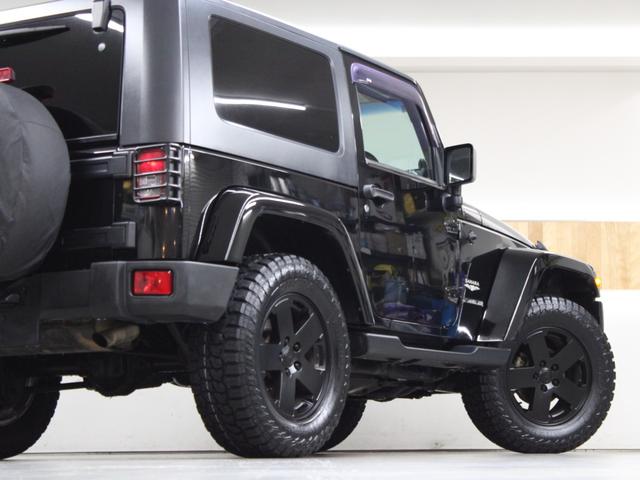 ジープ・ラングラー サハラ　４ＷＤ　３ドアショートボディ　オーストラリア製モンスタ新品タイヤＲＴハイブリッド　カロッツェリアナビ地デジＥＴＣ　ブラックシートカバー　キーレス　脱着式リアシート　車検付即納車可能（10枚目）