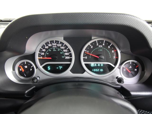 ジープ・ラングラー サハラ　４ＷＤ　３ドアショートボディ　オーストラリア製モンスタ新品タイヤＲＴハイブリッド　カロッツェリアナビ地デジＥＴＣ　ブラックシートカバー　キーレス　脱着式リアシート　車検付即納車可能（17枚目）