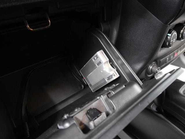 �O���[�u�{�b�N�X���ɂ͂d�s�b�̑������������܂���