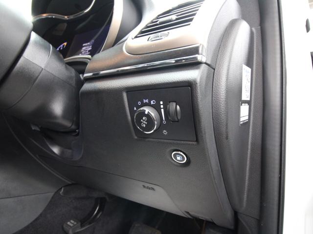 �I�[�g���C�g��������Ԃ�g���l���ʉߎ������Ń��C�g���_�����Ă������ɕ֗��ȋ@�\�ł���