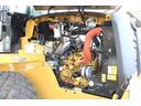　ＣＡＴ９１０　登録済未使用車　４バルブ配管　Ｖ型マルチプラウ　純正バケット付　デフロック　エアコン　パイロットレバー　ヒーター付エアーサスペンションシート　Ｂｌｕｅｔｏｏｔｈオーディオ　タイヤショベル（17枚目）
