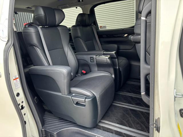 アルファード 2.5S Cパッケージ ワンオーナー/2.5S-Cパッケージ4WD/純正ナビ/フルセグTV/フィリップダウンモニター/純正エンジンスターター/ETC/LEDヘットライト/オートクルーズコントロール/両側パワースライドドア(12枚目)