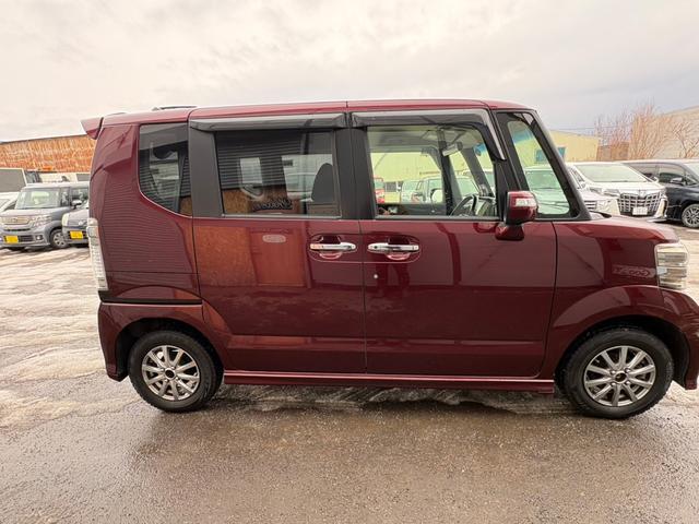 Ｎ－ＢＯＸカスタム Ｇ　ターボＳＳパッケージ　事故歴無　４ＷＤ　防錆アンダーコート付　両側パワースライドドア　ナビＴＶ　バックカメラ　パドルシフト　ＨＩＤ　スマートキー　エンジンスターター　ミラーヒーター　プッシュスタート　よこしべり防止　ＨＩＤ（18枚目）