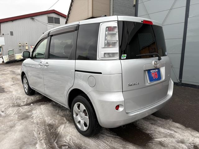 シエンタ ＤＩＣＥリミテッド　事故歴無　４ＷＤ　パワースライドドア　スペアーキー　ナビＴＶ　ＨＩＤ（10枚目）