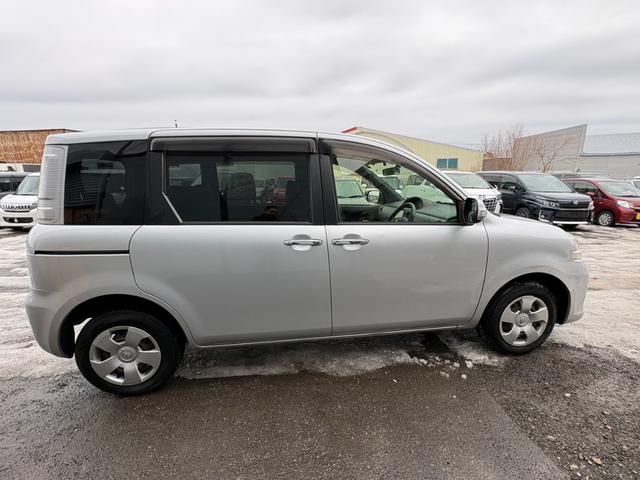 シエンタ ＤＩＣＥリミテッド　事故歴無　４ＷＤ　パワースライドドア　スペアーキー　ナビＴＶ　ＨＩＤ（13枚目）