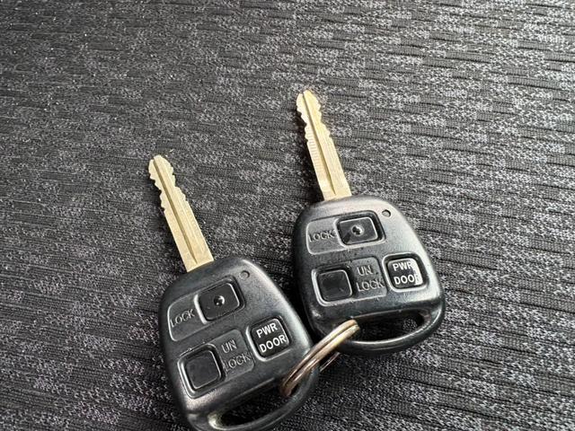 シエンタ ＤＩＣＥリミテッド　事故歴無　４ＷＤ　パワースライドドア　スペアーキー　ナビＴＶ　ＨＩＤ（33枚目）