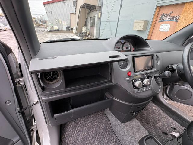 シエンタ ＤＩＣＥリミテッド　事故歴無　４ＷＤ　パワースライドドア　スペアーキー　ナビＴＶ　ＨＩＤ（42枚目）