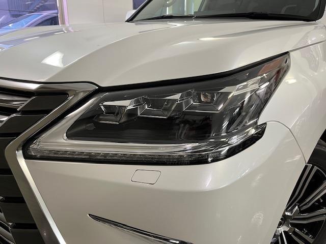 ＬＸ ＬＸ５７０　ワンオーナー　レクサスセーフティセンス　寒冷地仕様　禁煙車　純正２１インチＡＷ　純正２０ＡＷ＋スタッドレスタイヤ付　電動サンルーフ　純正ブラックレザーシート　モデリスタスポイラー　マークレビンソン（4枚目）