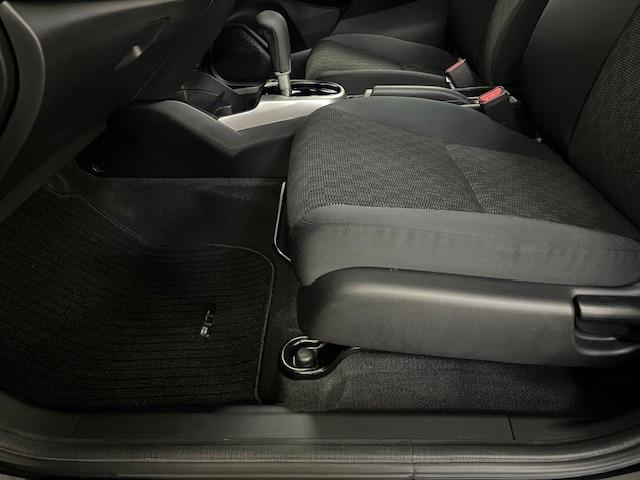 フィット １３Ｇ・Ｆパッケージ　コンフォートビューＰＫＧ　本州仕入　寒冷地仕様　禁煙車　ＷＡＫＯＳバリアスコーティング　社外１５インチＡＷ　１５インチホイール＆スタッドレスタイヤ　純正ギャザーズナビ　バックカメラ　フロントガラス熱線（30枚目）