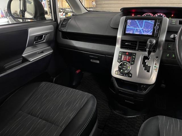 ヴォクシー ＺＳ　煌ＩＩ　ワンオーナー　寒冷地仕様　禁煙車　両側パワースライドドア　純正１６インチＡＷ　社外１６ＡＷ＋スタッドレスタイヤ付　純正ナビ　フルセグ地デジ　ＤＶＤ再生　Ｂｌｕｅｔｏｏｔｈオーディオ　バックカメラ（30枚目）