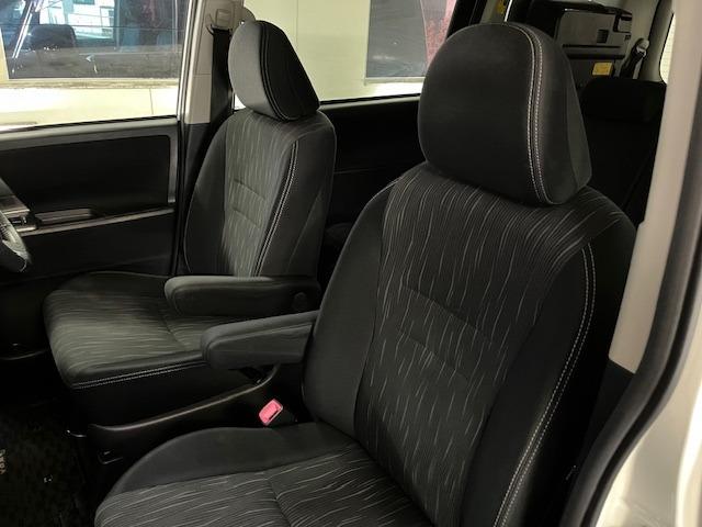 ヴォクシー ＺＳ　煌ＩＩ　ワンオーナー　寒冷地仕様　禁煙車　両側パワースライドドア　純正１６インチＡＷ　社外１６ＡＷ＋スタッドレスタイヤ付　純正ナビ　フルセグ地デジ　ＤＶＤ再生　Ｂｌｕｅｔｏｏｔｈオーディオ　バックカメラ（33枚目）