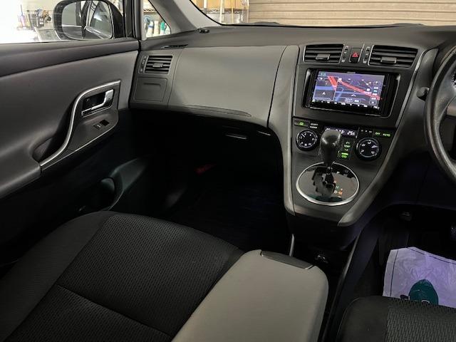 マークＸジオ エアリアル　寒冷地仕様　禁煙車　ケンウッドナビ　Ｂｌｕｅｔｏｏｔｈオーディオ　フルセグ地デジ　ＤＶＤ再生　ＵＳＢ電源　社外１７インチＡＷ　純正１６ＡＷ＋スタッドレスタイヤ付　フロントガラス熱線　横滑り防止装置（31枚目）