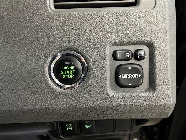 マークＸジオ エアリアル　寒冷地仕様　禁煙車　ケンウッドナビ　Ｂｌｕｅｔｏｏｔｈオーディオ　フルセグ地デジ　ＤＶＤ再生　ＵＳＢ電源　社外１７インチＡＷ　純正１６ＡＷ＋スタッドレスタイヤ付　フロントガラス熱線　横滑り防止装置（47枚目）