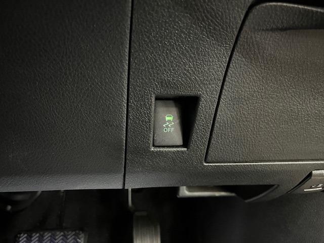 マークＸジオ エアリアル　寒冷地仕様　禁煙車　ケンウッドナビ　Ｂｌｕｅｔｏｏｔｈオーディオ　フルセグ地デジ　ＤＶＤ再生　ＵＳＢ電源　社外１７インチＡＷ　純正１６ＡＷ＋スタッドレスタイヤ付　フロントガラス熱線　横滑り防止装置（49枚目）