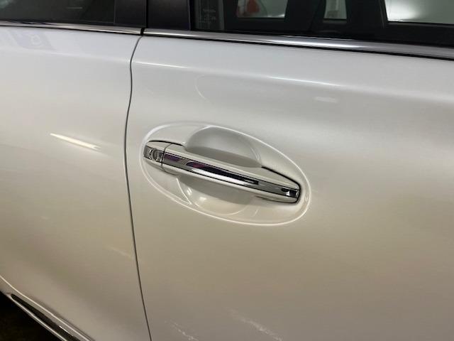 マークＸ プレミアム　Ｆｏｕｒ　本州仕入　寒冷地仕様　禁煙車　純正ハーフレザーシート　純正１６インチＡＷ　純正１６ＡＷ＋スタッドレスタイヤ付　純正ナビ　フルセグ地デジ　ＤＶＤ再生　Ｂｌｕｅｔｏｏｔｈオーディオ　バックカメラ　ＥＴＣ（11枚目）