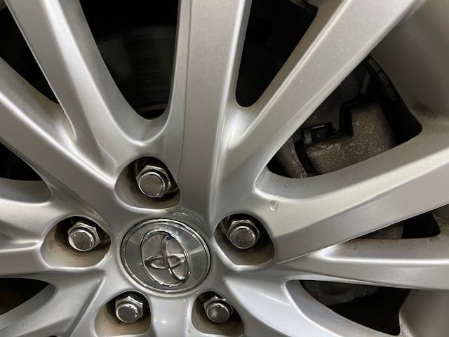 マークＸ プレミアム　Ｆｏｕｒ　本州仕入　寒冷地仕様　禁煙車　純正ハーフレザーシート　純正１６インチＡＷ　純正１６ＡＷ＋スタッドレスタイヤ付　純正ナビ　フルセグ地デジ　ＤＶＤ再生　Ｂｌｕｅｔｏｏｔｈオーディオ　バックカメラ　ＥＴＣ（24枚目）