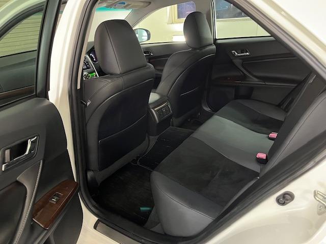 マークＸ プレミアム　Ｆｏｕｒ　本州仕入　寒冷地仕様　禁煙車　純正ハーフレザーシート　純正１６インチＡＷ　純正１６ＡＷ＋スタッドレスタイヤ付　純正ナビ　フルセグ地デジ　ＤＶＤ再生　Ｂｌｕｅｔｏｏｔｈオーディオ　バックカメラ　ＥＴＣ（35枚目）