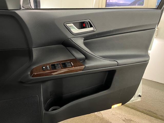 マークＸ プレミアム　Ｆｏｕｒ　本州仕入　寒冷地仕様　禁煙車　純正ハーフレザーシート　純正１６インチＡＷ　純正１６ＡＷ＋スタッドレスタイヤ付　純正ナビ　フルセグ地デジ　ＤＶＤ再生　Ｂｌｕｅｔｏｏｔｈオーディオ　バックカメラ　ＥＴＣ（53枚目）