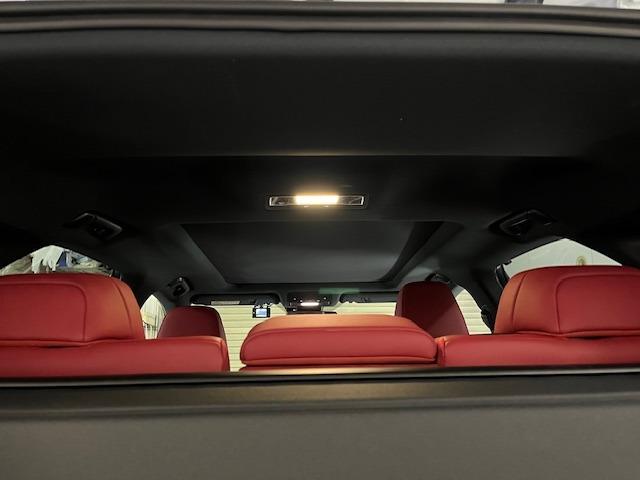 禁煙車につき天井のコンディションもＧｏｏｄですッ！