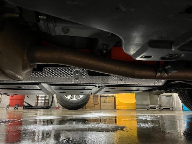 本州仕入につき下廻り・足廻り・マフラー廻りのサビも少なくコンディションＧｏｏｄですッ！（センターマフラー付近）