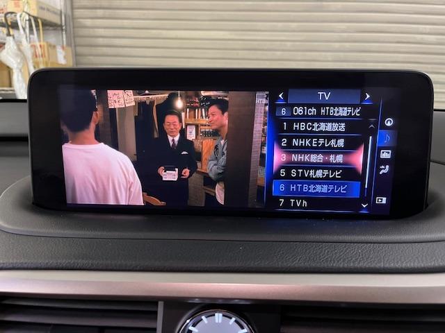 純正ナビは使い勝手も良くロングドライブの心強い味方になりますッ！ＤＶＤ再生・フルセグ地デジ視聴もＯＫッ！画質もバッチリですヨ！