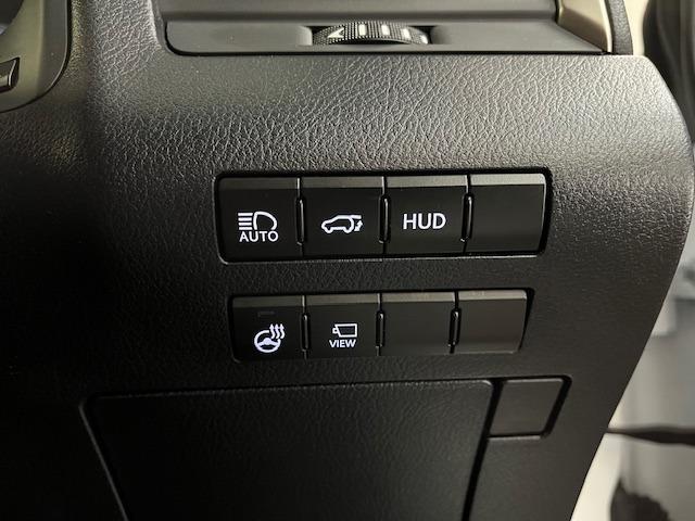 ヘッドアップディスプレイ・パワーバックドア・オートハイビーム・ステアリングヒーター・全方位アラウンドビューモニター装備となりますッ！