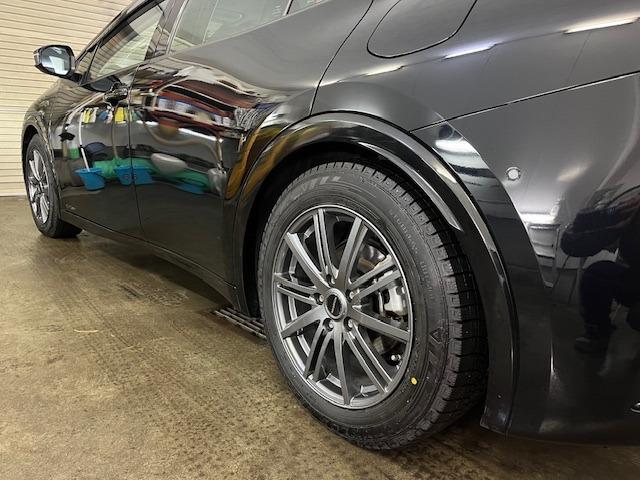 プリウス Ｚ　ワンオーナー　寒冷地仕様　禁煙車　純正１９インチＡＷ　社外１７ＡＷ＋スタッドレスタイヤ付　純正ナビ　フルセグ地デジ　Ｂｌｕｅｔｏｏｔｈ　全方位パノラミックモニター　ドラレコ　純正エンジンスターター（15枚目）