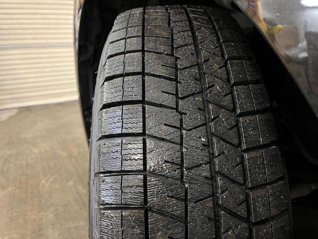 プリウス Ｚ　ワンオーナー　寒冷地仕様　禁煙車　純正１９インチＡＷ　社外１７ＡＷ＋スタッドレスタイヤ付　純正ナビ　フルセグ地デジ　Ｂｌｕｅｔｏｏｔｈ　全方位パノラミックモニター　ドラレコ　純正エンジンスターター（22枚目）