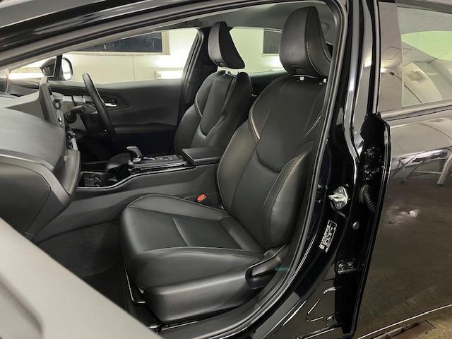 プリウス Ｚ　ワンオーナー　寒冷地仕様　禁煙車　純正１９インチＡＷ　社外１７ＡＷ＋スタッドレスタイヤ付　純正ナビ　フルセグ地デジ　Ｂｌｕｅｔｏｏｔｈ　全方位パノラミックモニター　ドラレコ　純正エンジンスターター（27枚目）