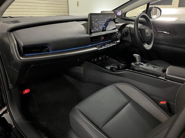 プリウス Ｚ　ワンオーナー　寒冷地仕様　禁煙車　純正１９インチＡＷ　社外１７ＡＷ＋スタッドレスタイヤ付　純正ナビ　フルセグ地デジ　Ｂｌｕｅｔｏｏｔｈ　全方位パノラミックモニター　ドラレコ　純正エンジンスターター（28枚目）