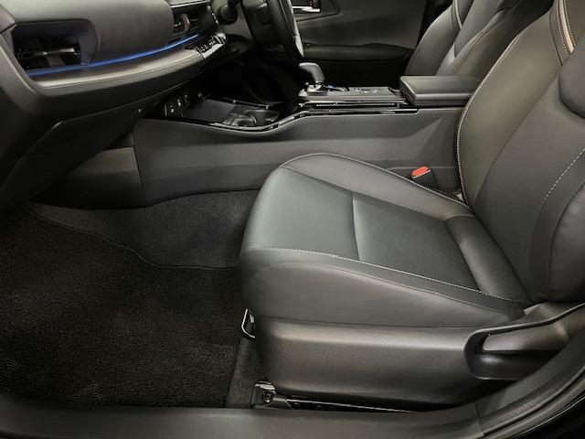 プリウス Ｚ　ワンオーナー　寒冷地仕様　禁煙車　純正１９インチＡＷ　社外１７ＡＷ＋スタッドレスタイヤ付　純正ナビ　フルセグ地デジ　Ｂｌｕｅｔｏｏｔｈ　全方位パノラミックモニター　ドラレコ　純正エンジンスターター（30枚目）