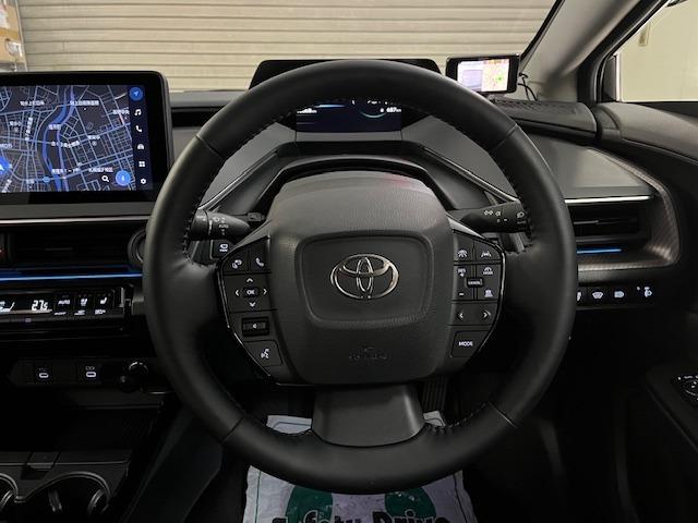 プリウス Ｚ　ワンオーナー　寒冷地仕様　禁煙車　純正１９インチＡＷ　社外１７ＡＷ＋スタッドレスタイヤ付　純正ナビ　フルセグ地デジ　Ｂｌｕｅｔｏｏｔｈ　全方位パノラミックモニター　ドラレコ　純正エンジンスターター（45枚目）