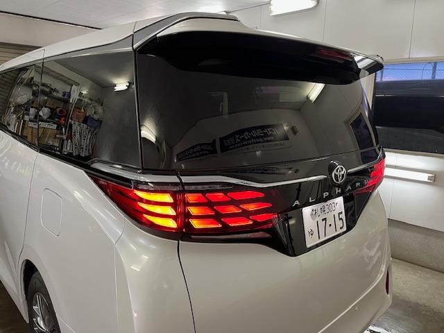 アルファード Z 本州仕入ワンオーナー 寒冷地仕様 左右独立ムーンルーフ デジタルインナーミラー 両側パワースライドドア パワーバックドア 純正ブラックレザーシート 純正18インチAW 新品TOYO製スタッドレスタイヤ(16枚目)