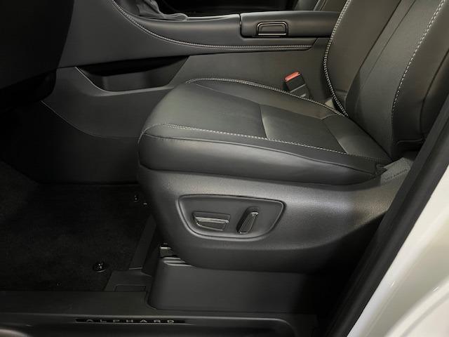 アルファード Z 本州仕入ワンオーナー 寒冷地仕様 左右独立ムーンルーフ デジタルインナーミラー 両側パワースライドドア パワーバックドア 純正ブラックレザーシート 純正18インチAW 新品TOYO製スタッドレスタイヤ(27枚目)