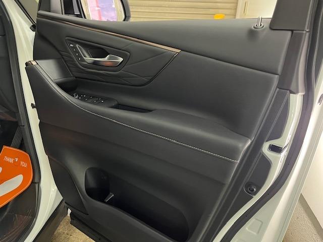 アルファード Z 本州仕入ワンオーナー 寒冷地仕様 左右独立ムーンルーフ デジタルインナーミラー 両側パワースライドドア パワーバックドア 純正ブラックレザーシート 純正18インチAW 新品TOYO製スタッドレスタイヤ(56枚目)