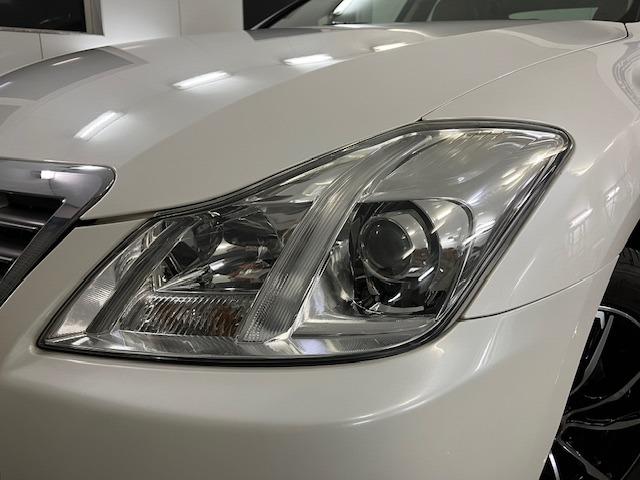 クラウン ロイヤルサルーンｉ－Ｆｏｕｒ　後期型　禁煙車　Ｂｌｕｅｔｏｏｔｈ　ヴェルサンディ１７インチＡＷ　純正１６ＡＷ＋スタッドレスタイヤ付　純正ナビ　フルセグ地デジ　ＤＶＤ再生　バックカメラ　クルーズコントロール　電動サンシェード　ＥＴＣ（3枚目）