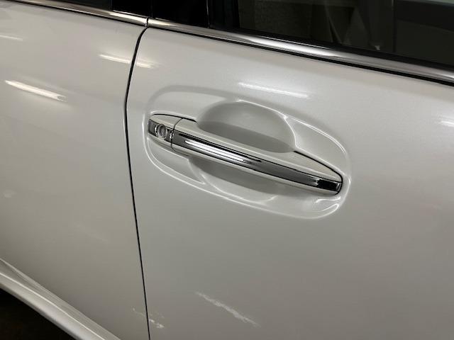 クラウン ロイヤルサルーンｉ－Ｆｏｕｒ　後期型　禁煙車　Ｂｌｕｅｔｏｏｔｈ　ヴェルサンディ１７インチＡＷ　純正１６ＡＷ＋スタッドレスタイヤ付　純正ナビ　フルセグ地デジ　ＤＶＤ再生　バックカメラ　クルーズコントロール　電動サンシェード　ＥＴＣ（10枚目）