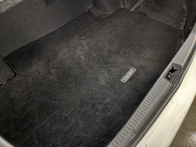 クラウン ロイヤルサルーンｉ－Ｆｏｕｒ　後期型　禁煙車　Ｂｌｕｅｔｏｏｔｈ　ヴェルサンディ１７インチＡＷ　純正１６ＡＷ＋スタッドレスタイヤ付　純正ナビ　フルセグ地デジ　ＤＶＤ再生　バックカメラ　クルーズコントロール　電動サンシェード　ＥＴＣ（17枚目）