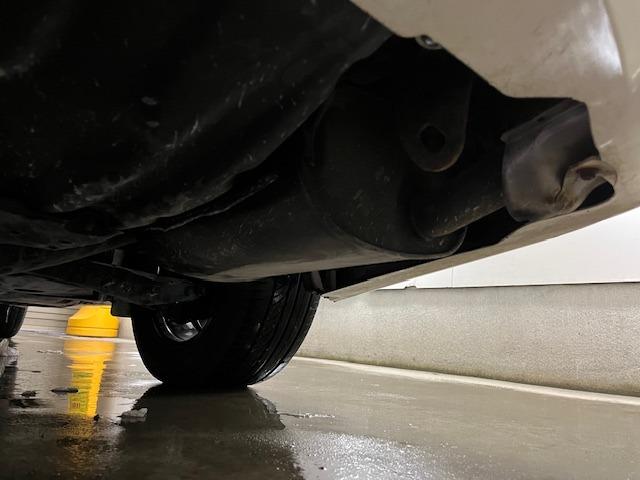 クラウン ロイヤルサルーンｉ－Ｆｏｕｒ　後期型　禁煙車　Ｂｌｕｅｔｏｏｔｈ　ヴェルサンディ１７インチＡＷ　純正１６ＡＷ＋スタッドレスタイヤ付　純正ナビ　フルセグ地デジ　ＤＶＤ再生　バックカメラ　クルーズコントロール　電動サンシェード　ＥＴＣ（20枚目）