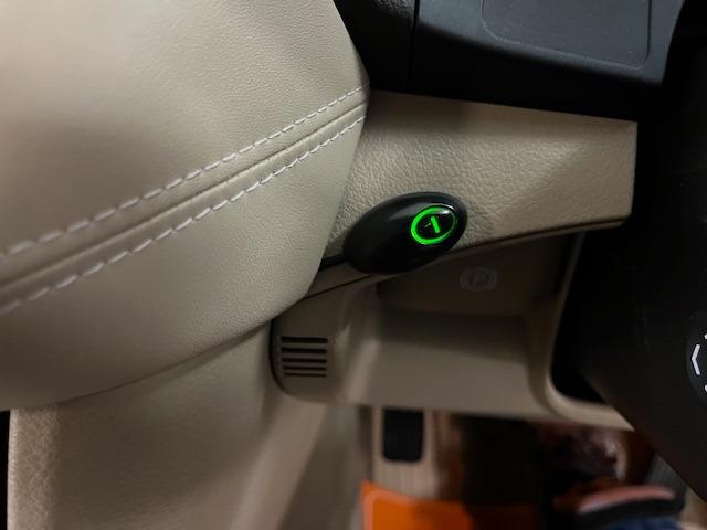 クラウン ロイヤルサルーンｉ－Ｆｏｕｒ　後期型　禁煙車　Ｂｌｕｅｔｏｏｔｈ　ヴェルサンディ１７インチＡＷ　純正１６ＡＷ＋スタッドレスタイヤ付　純正ナビ　フルセグ地デジ　ＤＶＤ再生　バックカメラ　クルーズコントロール　電動サンシェード　ＥＴＣ（43枚目）