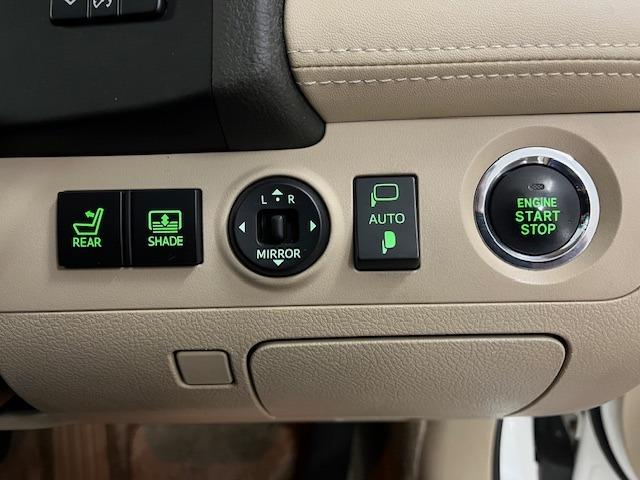 クラウン ロイヤルサルーンｉ－Ｆｏｕｒ　後期型　禁煙車　Ｂｌｕｅｔｏｏｔｈ　ヴェルサンディ１７インチＡＷ　純正１６ＡＷ＋スタッドレスタイヤ付　純正ナビ　フルセグ地デジ　ＤＶＤ再生　バックカメラ　クルーズコントロール　電動サンシェード　ＥＴＣ（51枚目）