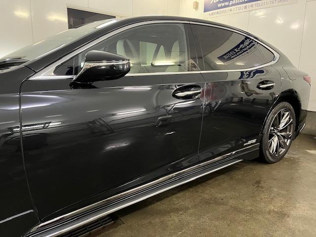 LS LS500h Fスポーツ 本州仕入 寒冷地仕様 マークレビンソン 電動ムーンルーフ 純正20インチAW 純正19AW+スタッドレスタイヤ デジタルインナーミラー ヘッドアップディプレイ 純正ドライブレコーダー 三眼LEDライト(4枚目)