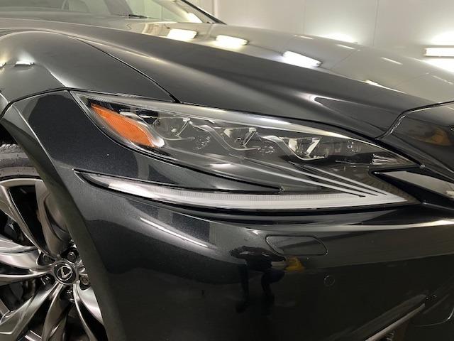 LS LS500h Fスポーツ 本州仕入 寒冷地仕様 マークレビンソン 電動ムーンルーフ 純正20インチAW 純正19AW+スタッドレスタイヤ デジタルインナーミラー ヘッドアップディプレイ 純正ドライブレコーダー 三眼LEDライト(8枚目)