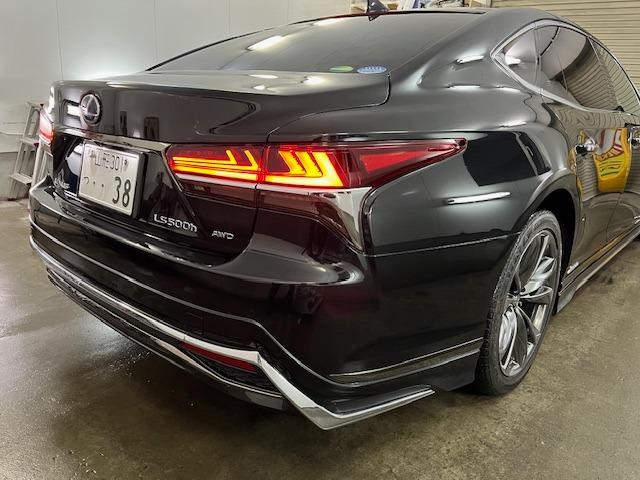 LS LS500h Fスポーツ 本州仕入 寒冷地仕様 マークレビンソン 電動ムーンルーフ 純正20インチAW 純正19AW+スタッドレスタイヤ デジタルインナーミラー ヘッドアップディプレイ 純正ドライブレコーダー 三眼LEDライト(17枚目)