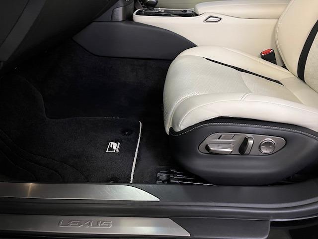 LS LS500h Fスポーツ 本州仕入 寒冷地仕様 マークレビンソン 電動ムーンルーフ 純正20インチAW 純正19AW+スタッドレスタイヤ デジタルインナーミラー ヘッドアップディプレイ 純正ドライブレコーダー 三眼LEDライト(35枚目)