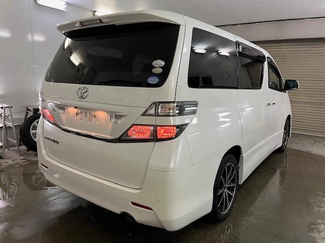 ヴェルファイア ２．４Ｚ　プラチナセレクションＩＩ　本州仕入　禁煙車　両側パワースライドドア　社外１８インチブラポリＡＷ　社外１７ＡＷ＋スタッドレスタイヤ付　ＫＥＮＷＯＯＤナビ　フルセグ地デジ　ＤＶＤ再生　Ｂｌｕｅｔｏｏｔｈオーディオ　バックカメラ（11枚目）