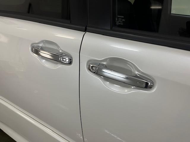 ヴォクシー ＺＳ　煌　本州仕入　ワンオーナー　アルパインリアモニター　ストラーダナビ　フルセグ地デジ　ＤＶＤ再生　Ｂｌｕｅｔｏｏｔｈオーディオ　バックカメラ　純正エンジンスターター　純正ＬＥＤヘッドライト　純正ＥＴＣ（10枚目）