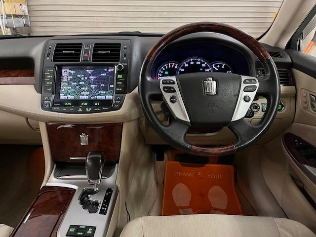 クラウン ２．５ロイヤルサルーンｉ－Ｆｏｕｒ　プレミアムＥＤ　本州仕入　後期型　Ｂｌｕｅｔｏｏｔｈ　純正ＨＤＤナビ　フルセグ地デジ　ＤＶＤ再生　ミュージックサーバー　バック＆サイドカメラ　クルーズコントロール　両席パワーシート　前後コーナーセンサー　純正ＥＴＣ（26枚目）